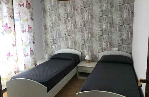 Blue Shades - Photo 5