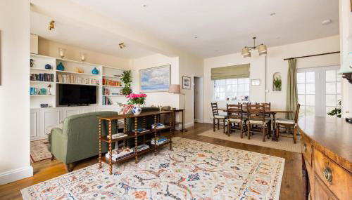 Traditional Treasure – 3 Bedroom Home by Hyde Park - Foto 5