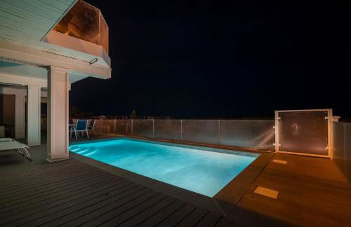 Spectacular 8 Bedroom Oceanfront Hamptons Beach House, Your Castle By The Sea ! - Foto 53