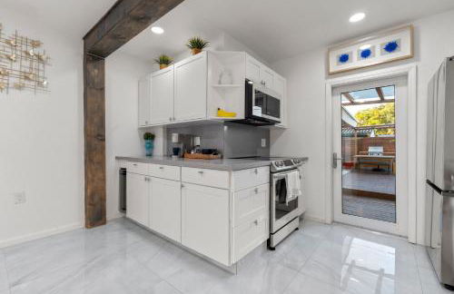 Yellow Door Oasis airport, cruise port and beach close-by - Foto 11