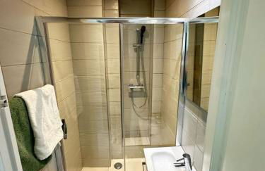 Nice Apt - City Center, Wifi, AC, 4-5 Pers - Foto 13