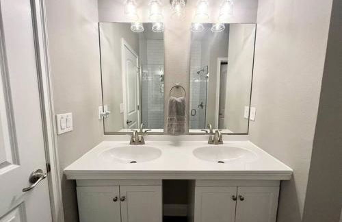 Sweet Stay with fully fenced yard - Foto 12