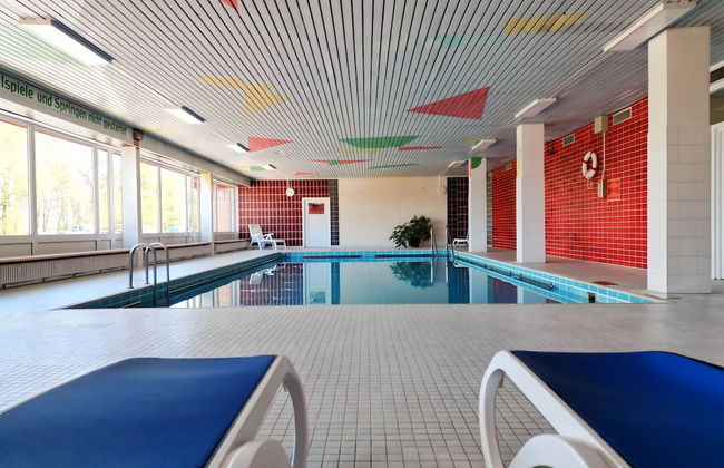 Sunny Apartment With Pool - Photo 1