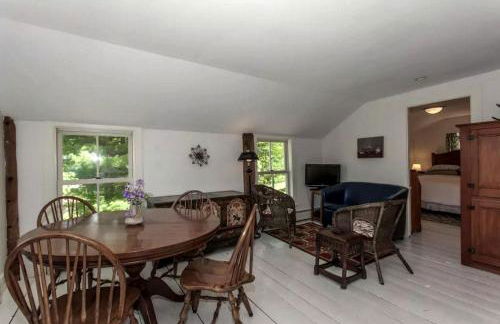 Riverfront Cabin with Beautiful Views of Housatonic River in Great Barrington, Massachusetts - Foto 17