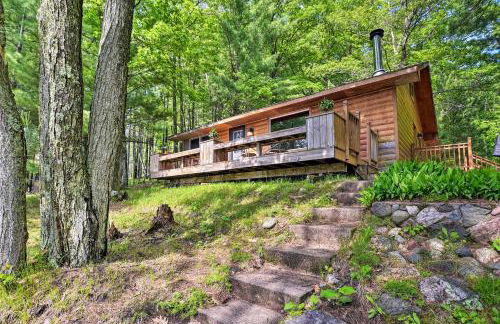 Burns Lake Cabin with Dock, Fire Pit, Rowboat and More - Foto 2