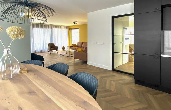 5 bedroom House in Tholen with terrace - Photo 3