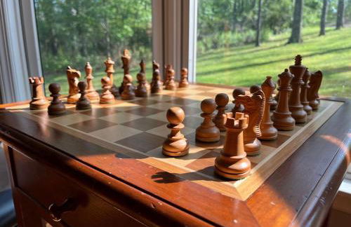 Secluded 4 bedroom with hot tub minutes from campus - Foto 21