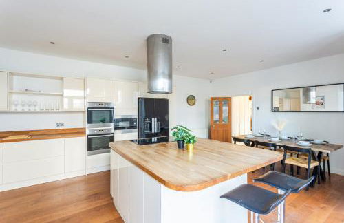 5 Bed Seaside Property with Garden , Parking and Games Room - Foto 68