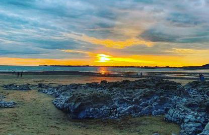 Orchard Lodge-Coastal Retreat, newly built hideaway with village views and private terrace - Foto 46