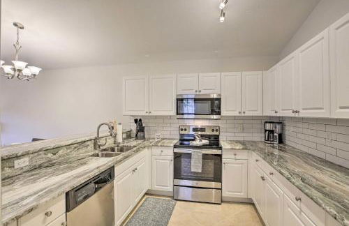 Bright and Airy Fort Myers Home with Pool Access! - Foto 2