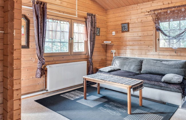 Charming Holiday Home With Private Garden - Photo 15