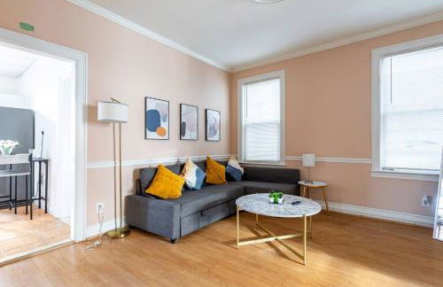 City Outside Serenity Inside: 2B1B NYC - 40 Min - Photo 8