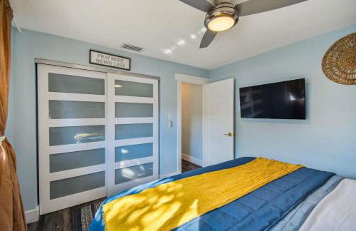 Luxury heated-pool home blocks from the beach - Foto 23