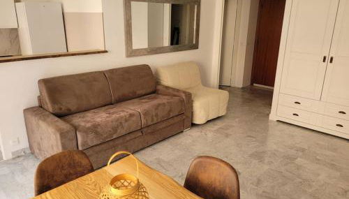 Studio entre plages et Monaco climatisé parking - Foto 5, wardrobe