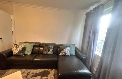 Central 1-Bed Apt Sleeps 4 5 mins to Station - Photo 27