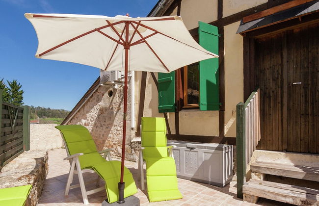 Elegant House With Heated Pool and Sauna - Photo 34