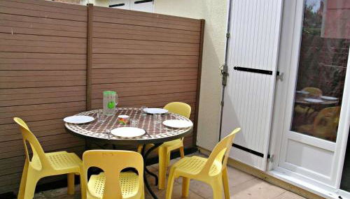 Charmante Maisonnette avec Piscine près de la Plage, Parking, et Animaux Acceptés - FR-1-387-103 - Foto 2