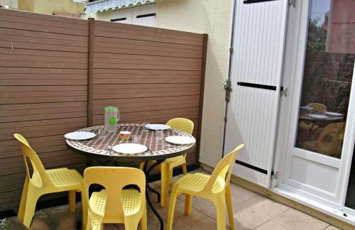 Charmante Maisonnette avec Piscine près de la Plage, Parking, et Animaux Acceptés - FR-1-387-103 - Photo 2