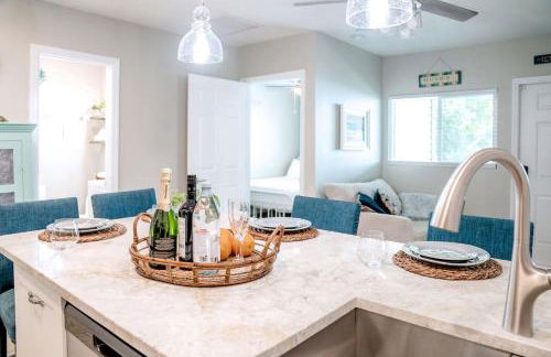 Cozy Coastal Cottage Whole House Sleeps 10 - Foto 28