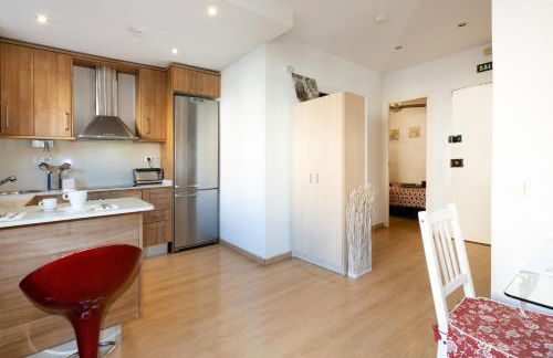 Cute Apartment in Sants Station with HBO & Alexa & AC - Photo 18