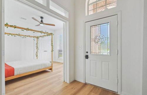 Wellness Oasis 5BR W Pool + Huge Yard + Fire Pit - Foto 29