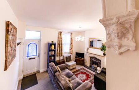 Bright and Well-Kept 3-Bed Property! Free Parking - Foto 15