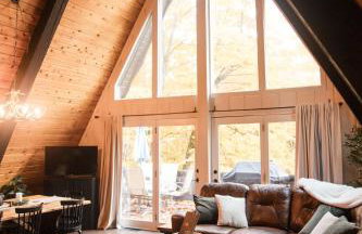 Cozy A-FrameKing BedSkiFire PitSchuss - Foto 26