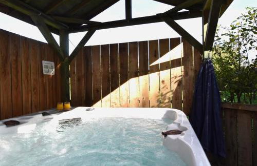 1 Bed in Holsworthy oc-wscot - Photo 2