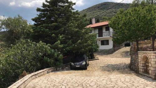 Theisoa.Old Little house in the garden . Andritsaina. - Foto 2