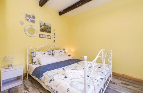 Stunning Home In Jurdani With Wifi - Photo 29