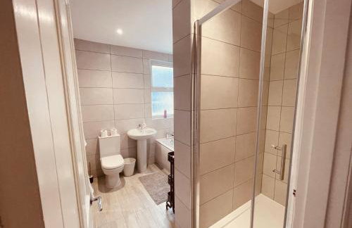 Modern Luxury 3 bed house - Foto 6