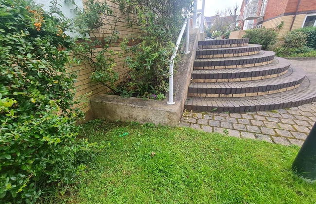 Beautiful 3-bed Apartment in Swansea - Photo 22