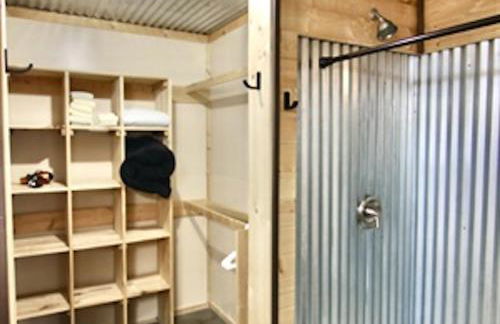 Farm House Cabin, Patio, TV Room, Games, BBQ, Campfire - Foto 3