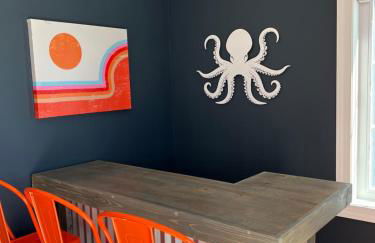 Beach House Steps away from the Boardwalk and Beach with Ocean Views in Seaside Heights! - Foto 69