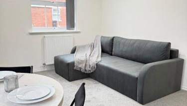 Newly Furnished Modern 2 Bedroom Flat With Free Parking in Humberstone Leicester - Foto 1