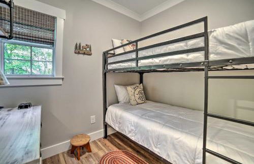 Crystal River Cabin with Scenic View and Fire Pit - Foto 16