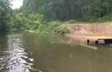 Domek w lesie blisko rzeki - Foto 15