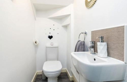 Charming 3 Bedroom Home with Garden near Doncaster - Foto 45