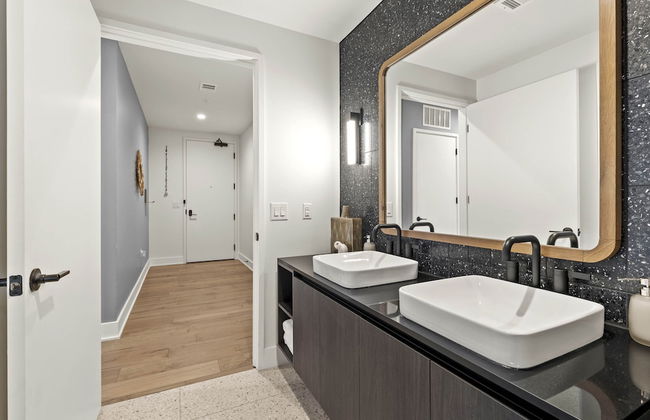 Luxury Downtown High Rise - Foto 22