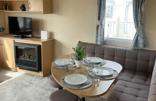 3 Bedroom Caravan - Sleeps 8 - Parking, Wifi, Pool - Foto 16