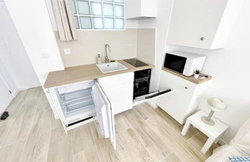 Appartement 2 pièces avec Balcon, Clim et Parking au Port de Hyères - Foto 8