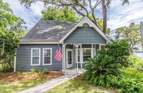 NEW LISTING! Views of Intracoastal Waterway - Sleep 4 - Foto 3