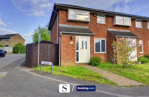 LastMinOffer 10pc Off I A Lovely Executive Home for Families or Contractors I A Lovely Garden and Parking Space I Wifi I Early check-in or Long Term Rates Available I SILVA Short Term Lets 4 out of 5 from over 650 stays - Photo 19