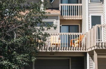 Quiet Creekside Walk to Downtown - Foto 41