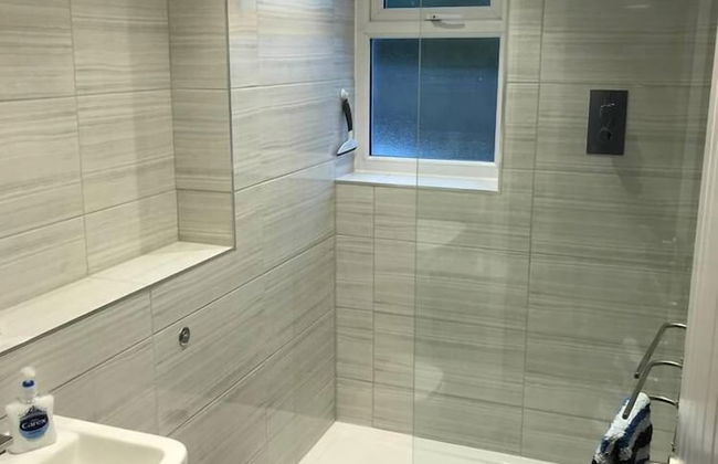 Beautiful Refurbished Home - Short Walk to the Beach - Foto 11