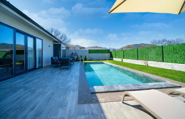 1 Bedroom Private Honeymoon Villa - Photo 9