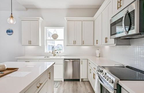 Walk 2 Beach & Huge Pool! Pets Allowed! Salty Sea Dawg - Photo 22