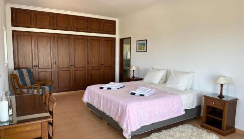 BnB Homes Luxurious Villa Stardust with Swimming pool & BBQ for Family Fun - Foto 5, towels, wardrobe