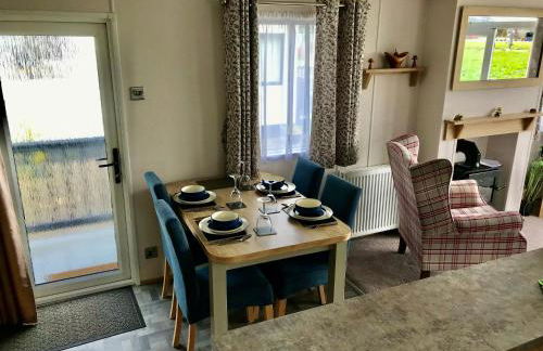 Debran Lodge - Photo 4