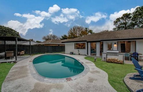 Spring Branch Paradise 4-BD Backyard Pool Oasis - Foto 36